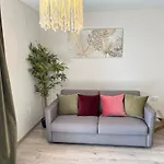 Mcrame Design Sea View, Beachfront, Swimming Pool, 2bdr, 2bar, 6 Pax, Da Rocha Apartment