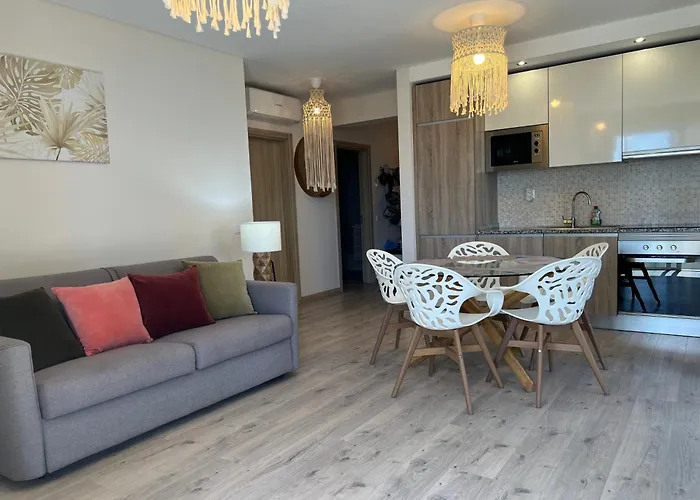 Mcrame Design Sea View, Beachfront, Swimming Pool, 2bdr, 2bar, 6 Pax, Da Rocha